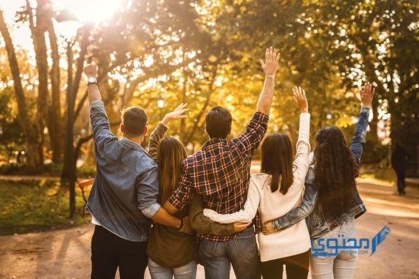 تفسير رؤية مجموعة من الشباب في المنام 2 تفسير رؤية مجموعة من الشباب في المنام